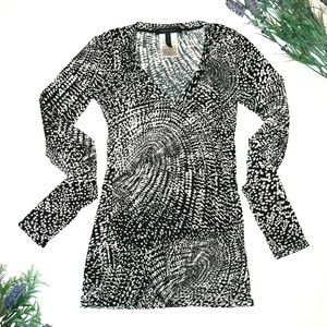 BCBGMAXAZRIA Black White Comb Top Size XS